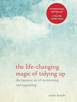 The Life-Changing Magic of Tidying Up: The Japanese Art of Decluttering and Organizing (Hardcover)